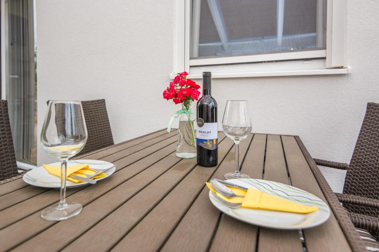 Zilip Apartments Vir Ngoại thất bức ảnh