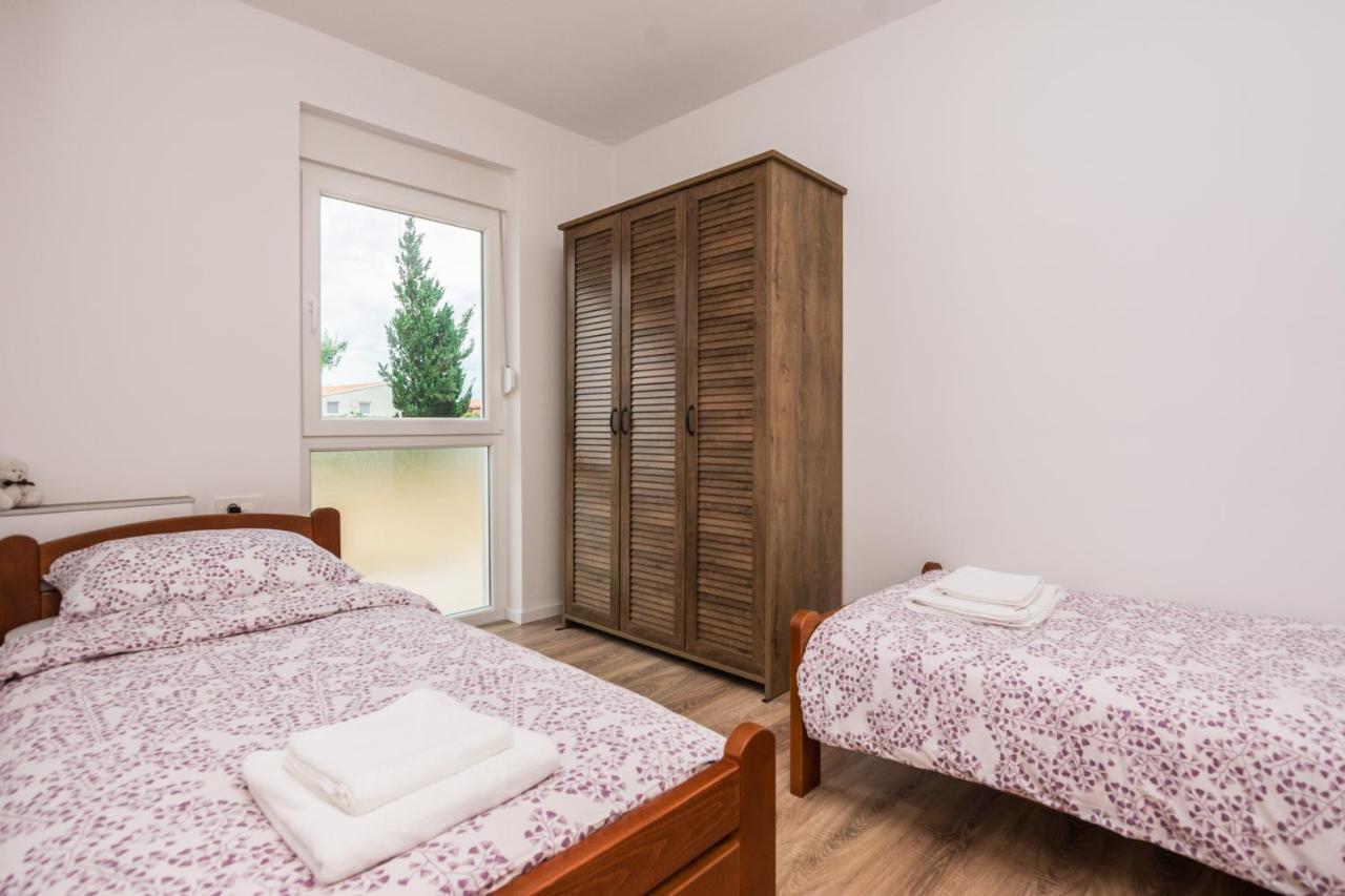 Zilip Apartments Vir Ngoại thất bức ảnh